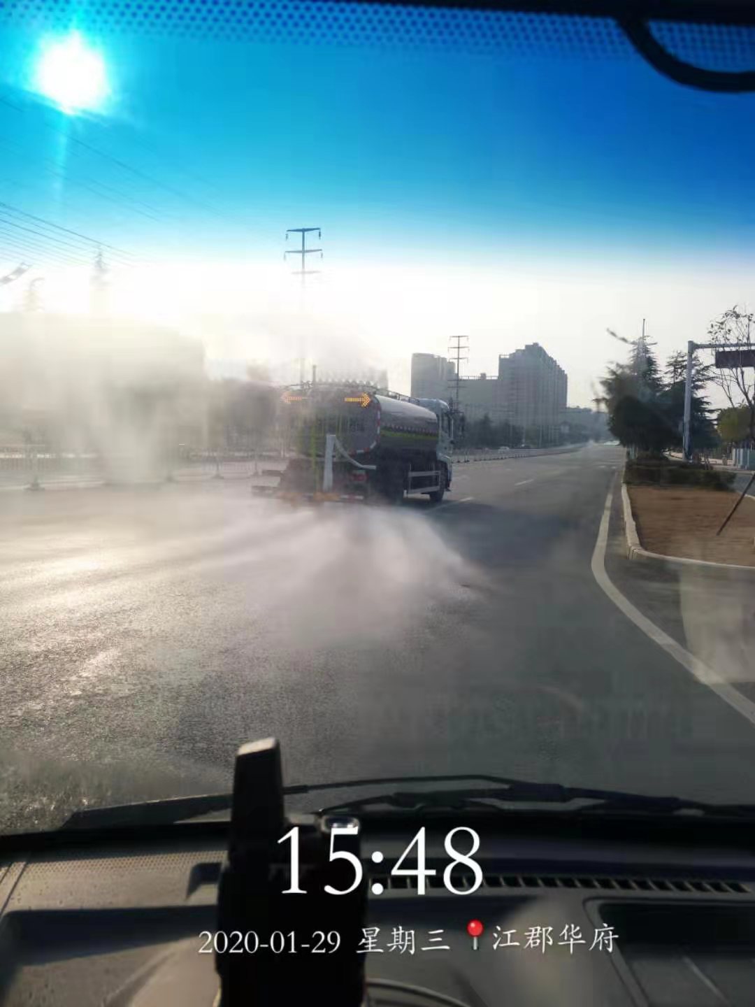 抗疫一线丨YABO鸭脖环境15台清洁消毒车开始作业